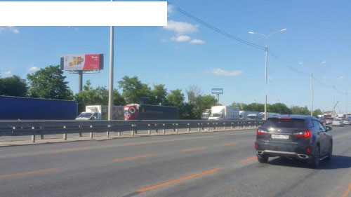 Ярославское шоссе, 30315 м (13715 м от МКАД), слева (Видна при движении из Москвы) Б